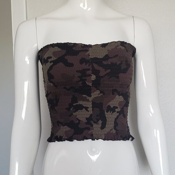 Rue21 Tops - Rue 21 crop Top (L)